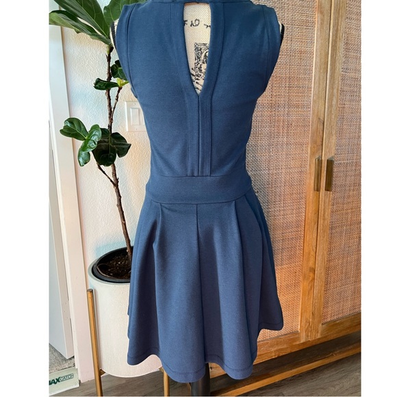 Sustainable Amour Vert Poppy Dress - Navy blue - Picture 4 of 8